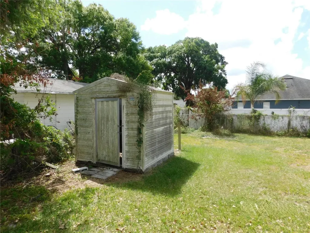 1205 E Laura Street Plant City FL 33563