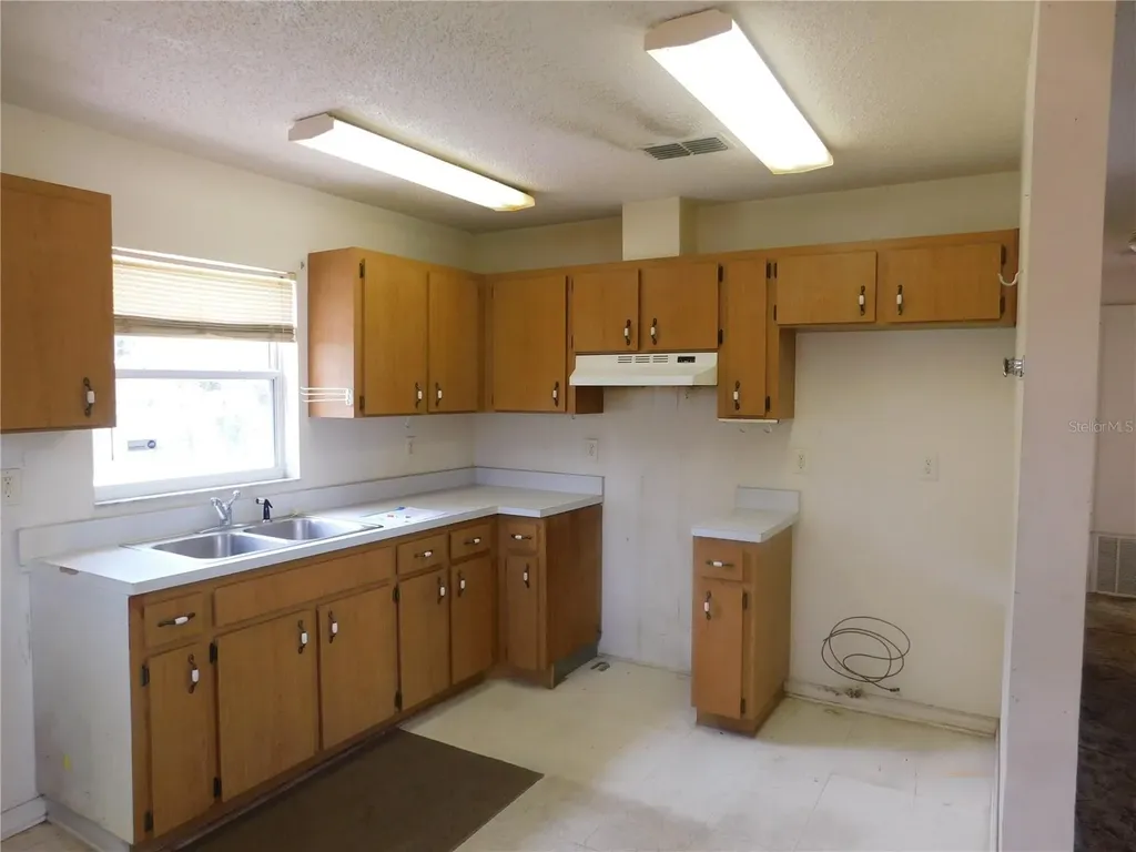 1205 E Laura Street Plant City FL 33563