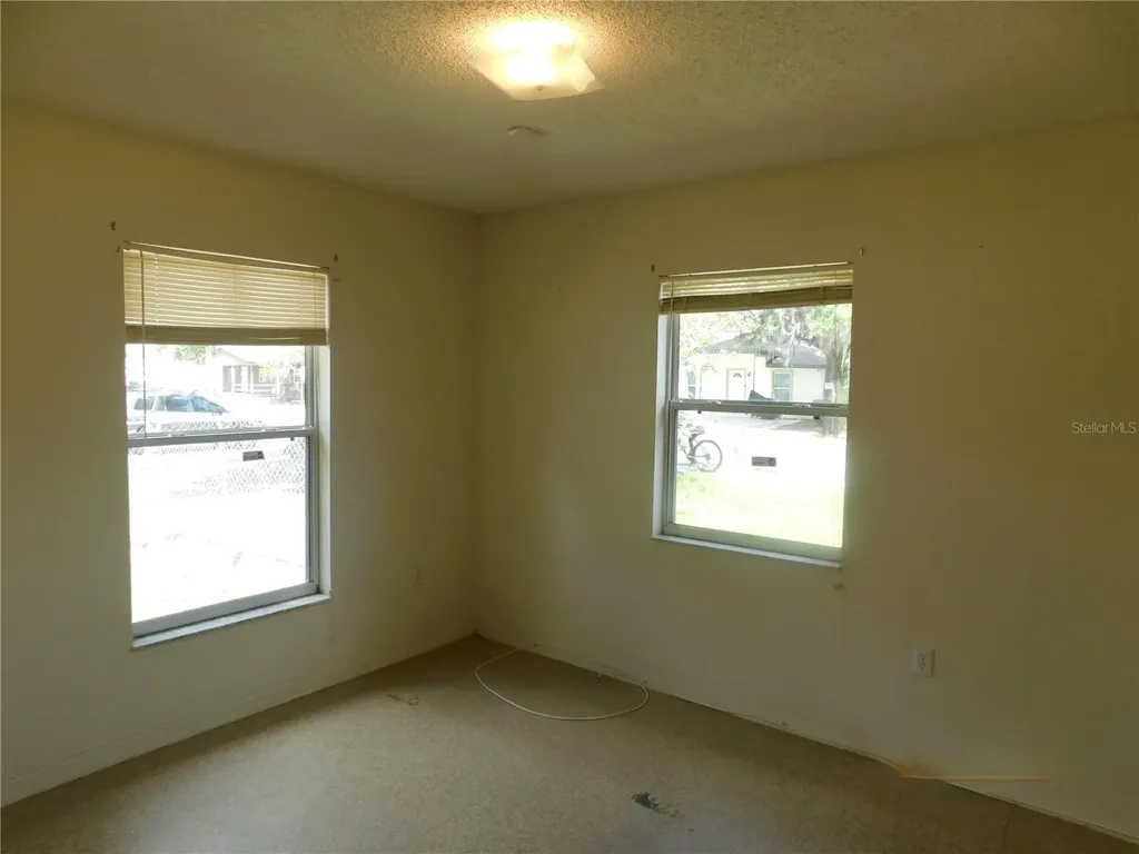 1205 E Laura Street Plant City FL 33563