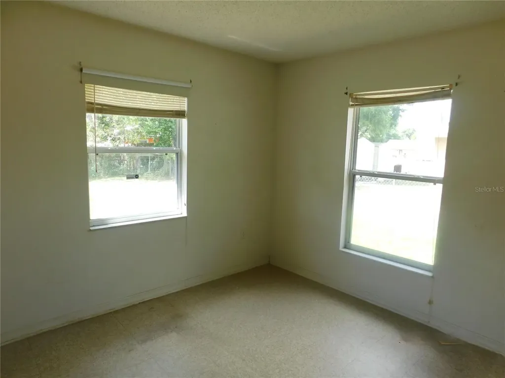 1205 E Laura Street Plant City FL 33563