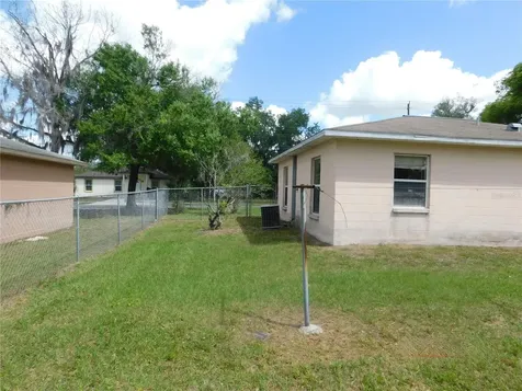 1205 E Laura Street Plant City FL 33563