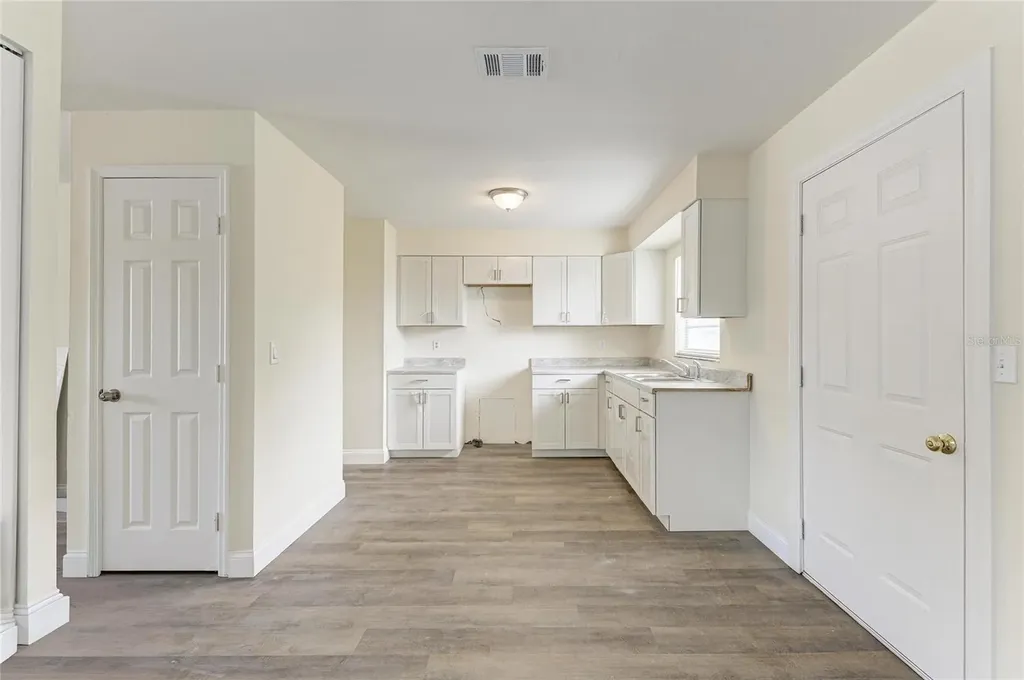 3012 Clay Circle Sarasota FL 34234