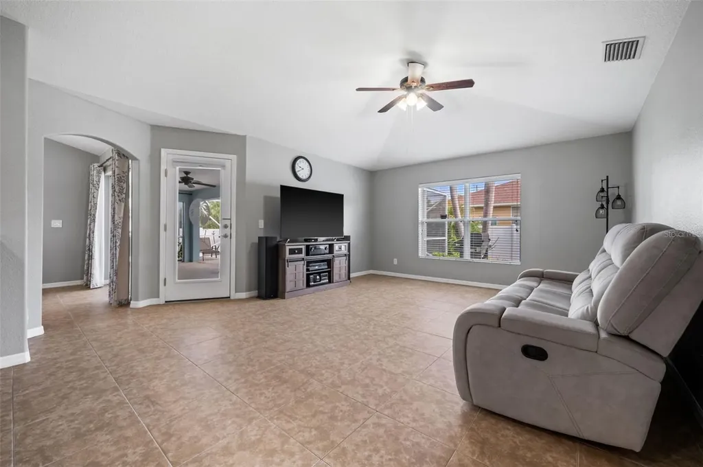 4268 Leesburg Avenue North Port FL 34288