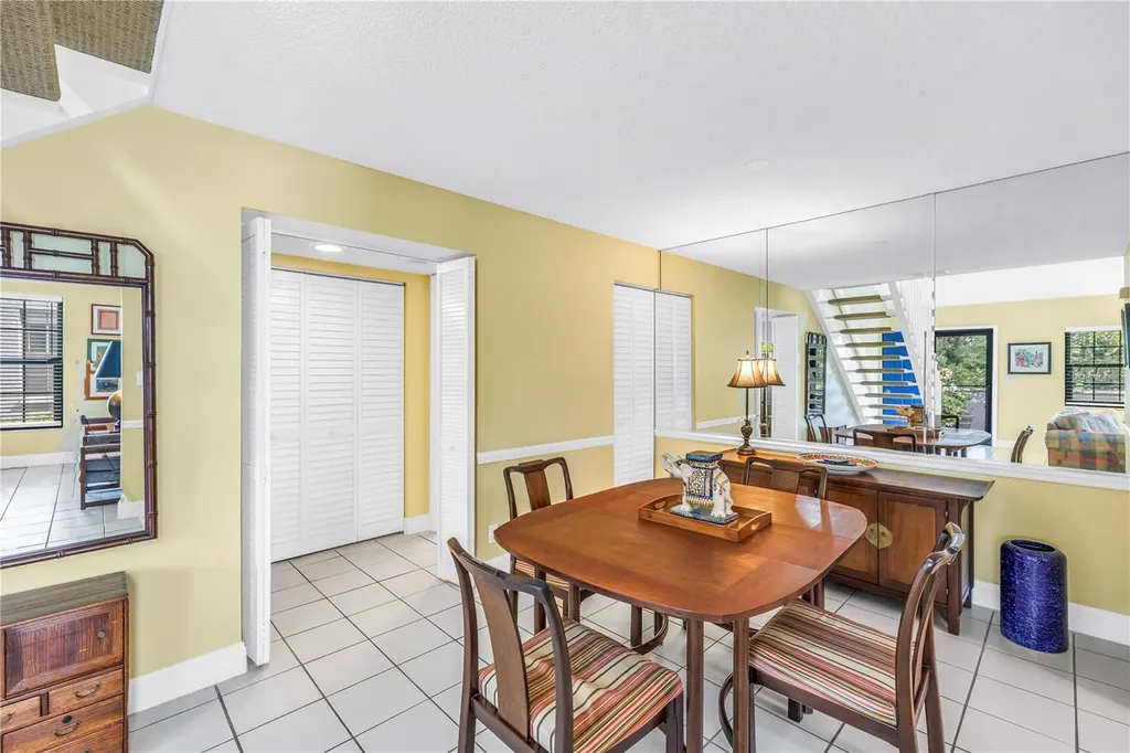 5861 Calais Boulevard N St Petersburg FL 33714