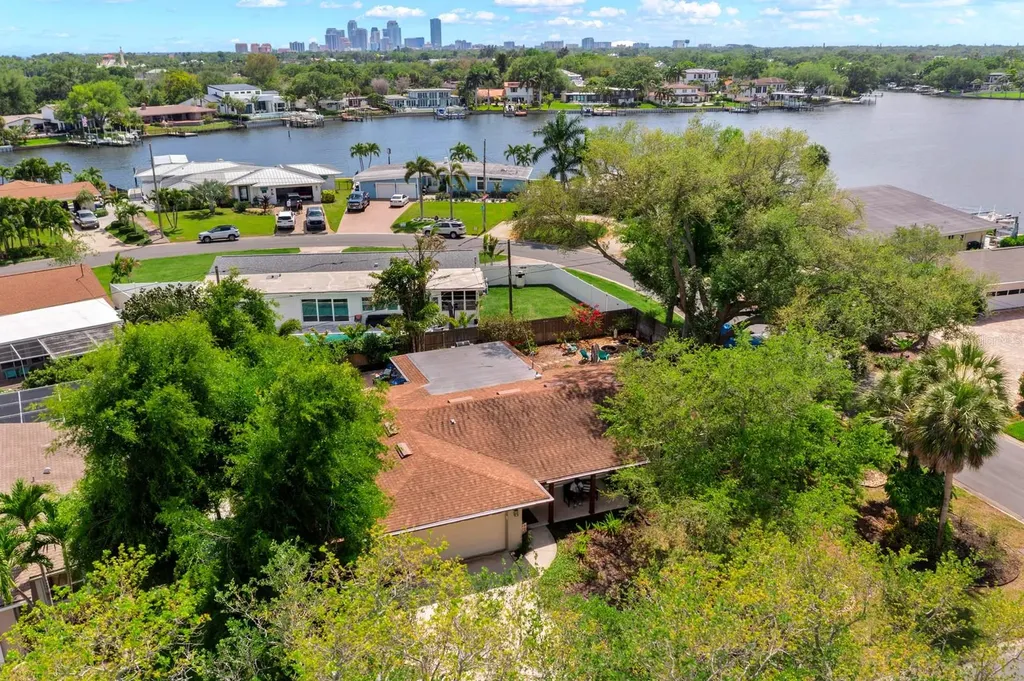 1100 36th Avenue NE St Petersburg FL 33704
