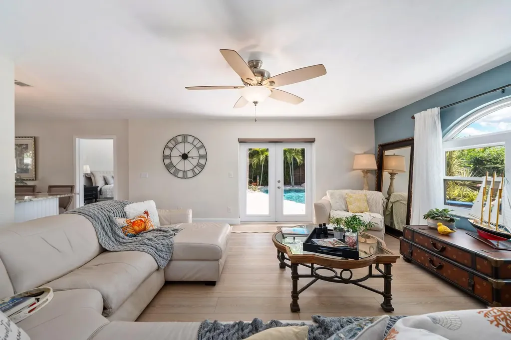 1100 36th Avenue NE St Petersburg FL 33704