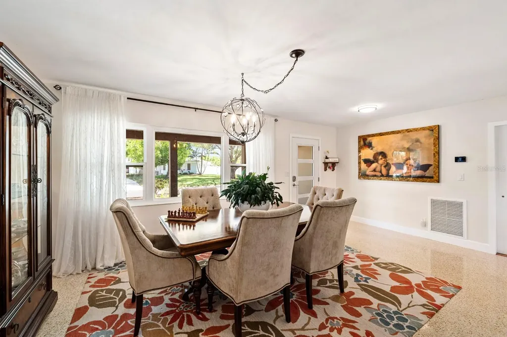 1100 36th Avenue NE St Petersburg FL 33704
