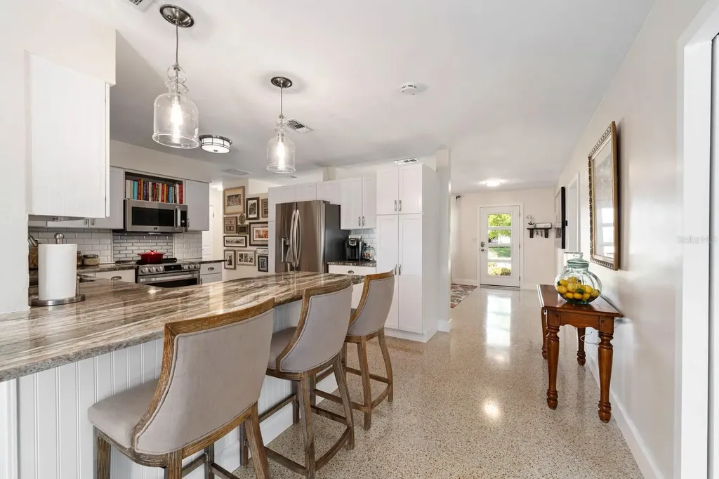 1100 36th Avenue NE St Petersburg FL 33704