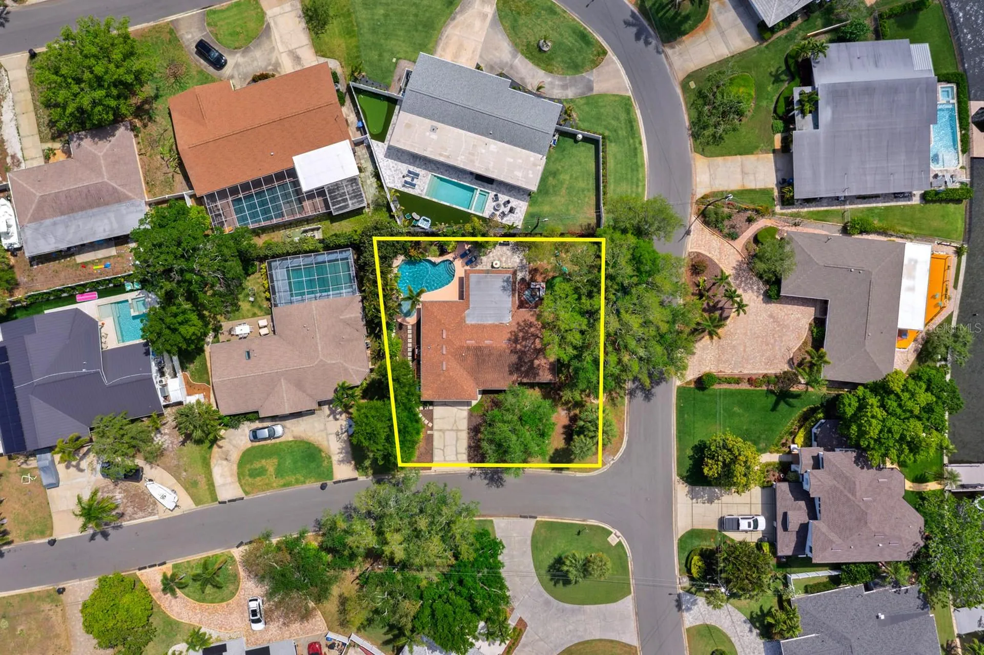 1100 36th Avenue NE St Petersburg FL 33704