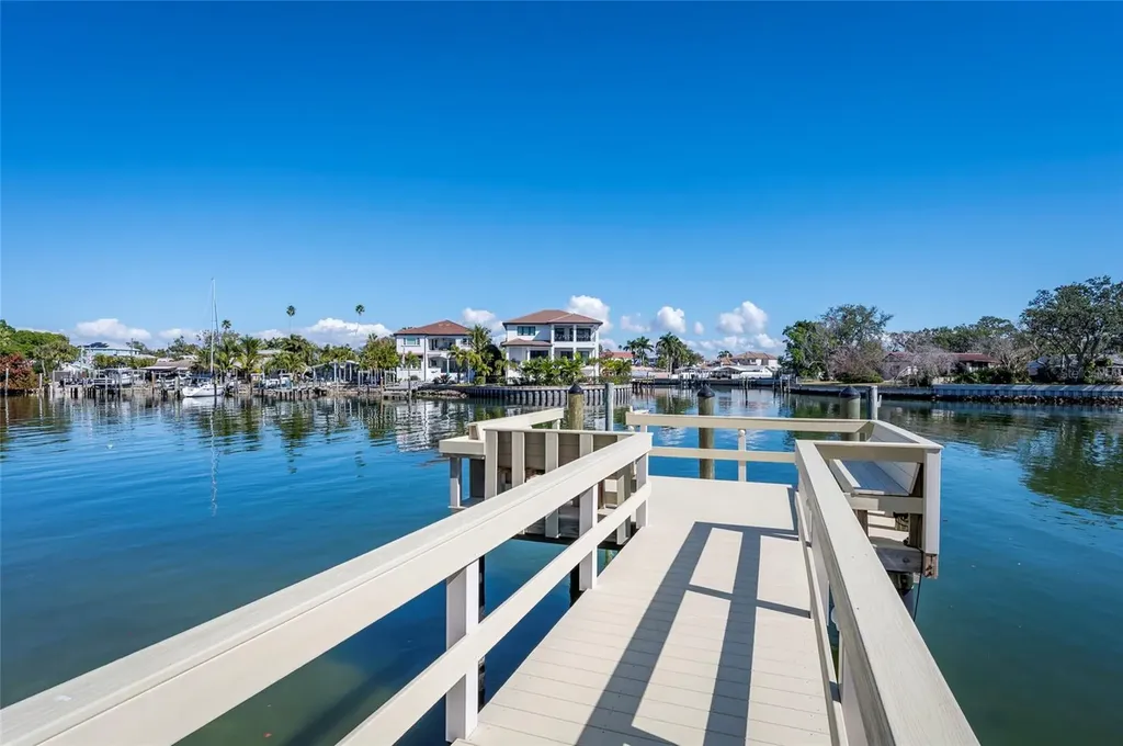 1365 Snell Isle Boulevard NE St Petersburg FL 33704