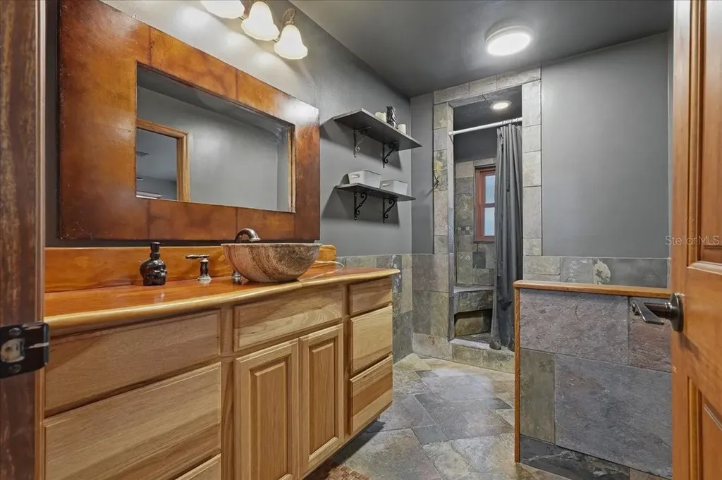 1314 Oleander Drive Tarpon Springs FL 34689