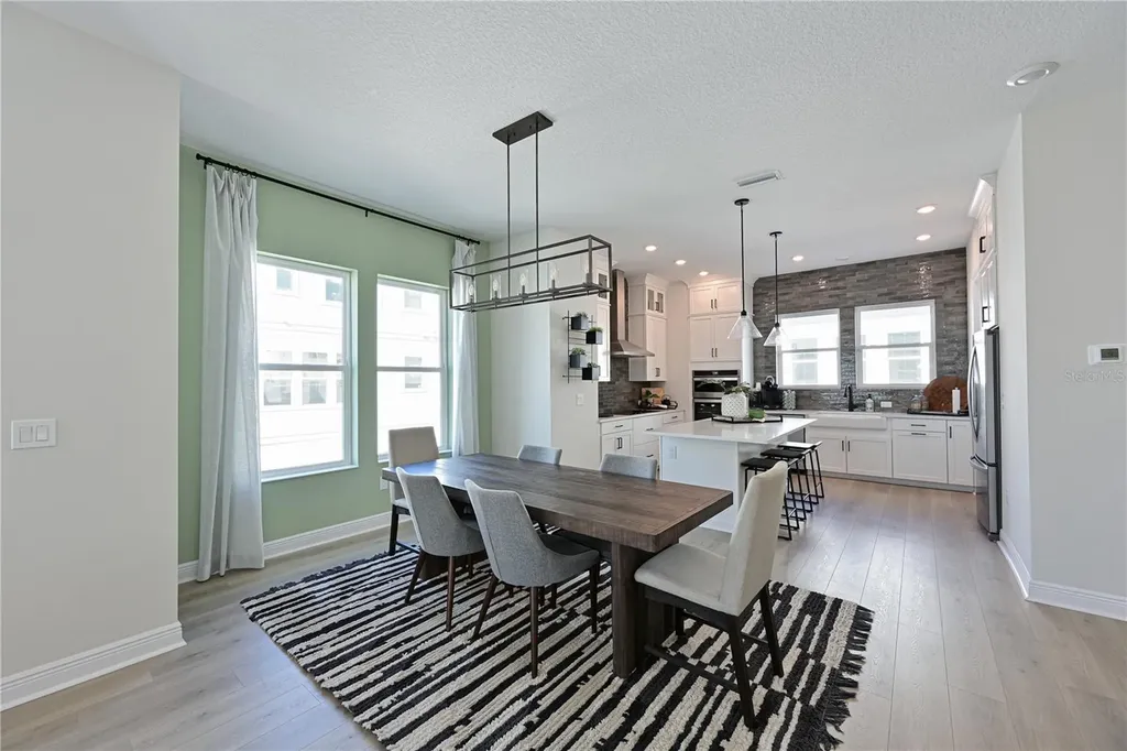 2451 Mangum Court Sarasota FL 34237