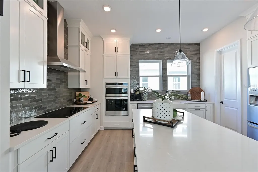 2451 Mangum Court Sarasota FL 34237