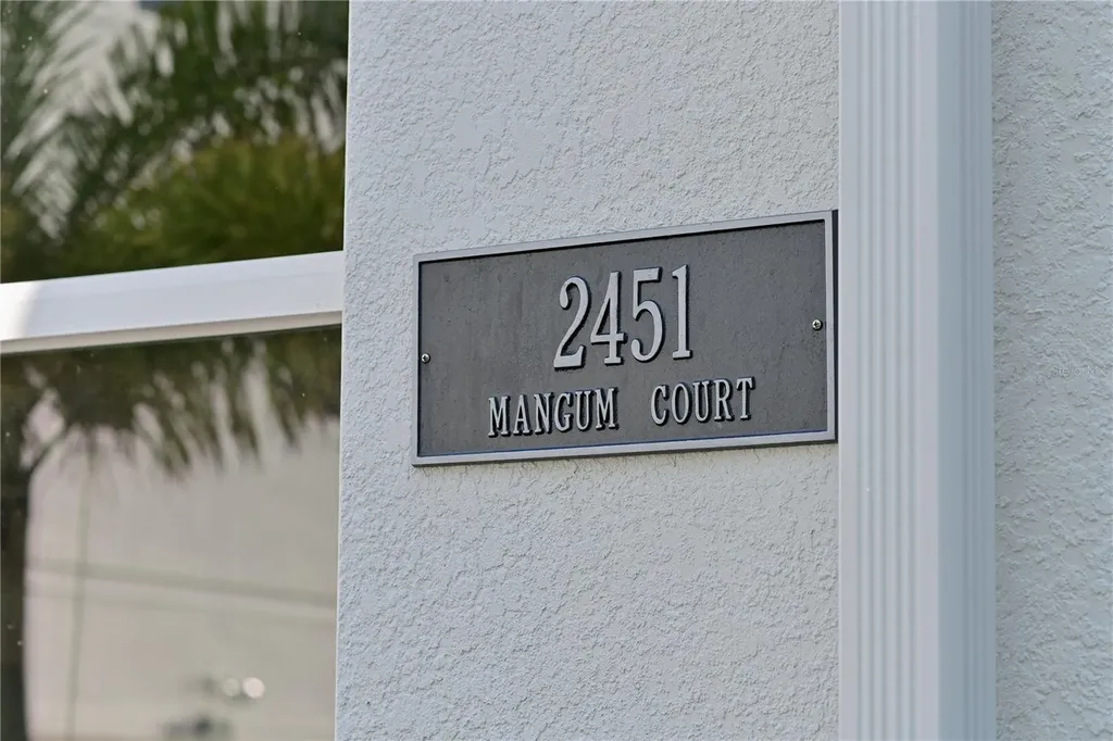 2451 Mangum Court Sarasota FL 34237