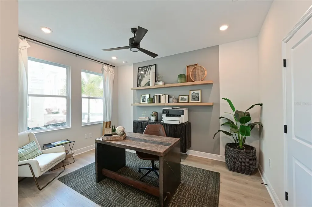 2451 Mangum Court Sarasota FL 34237