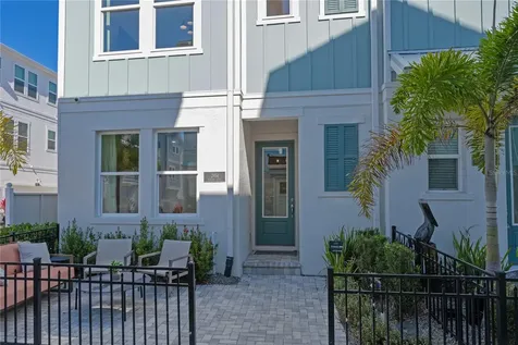 2451 Mangum Court Sarasota FL 34237