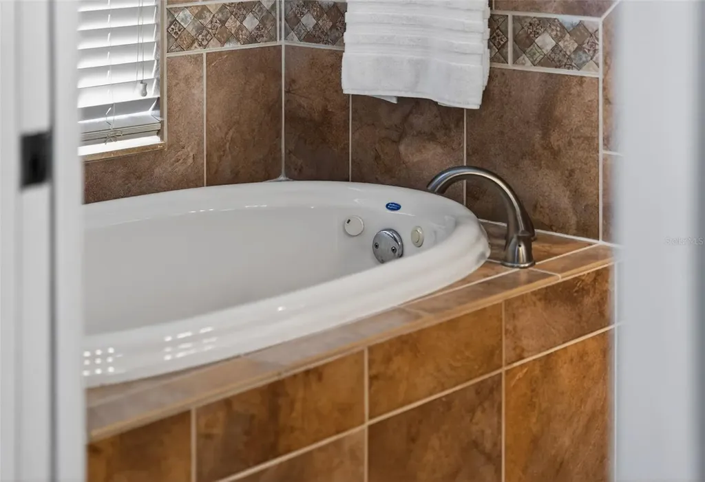 408 Delwood Breck Street Ruskin FL 33570