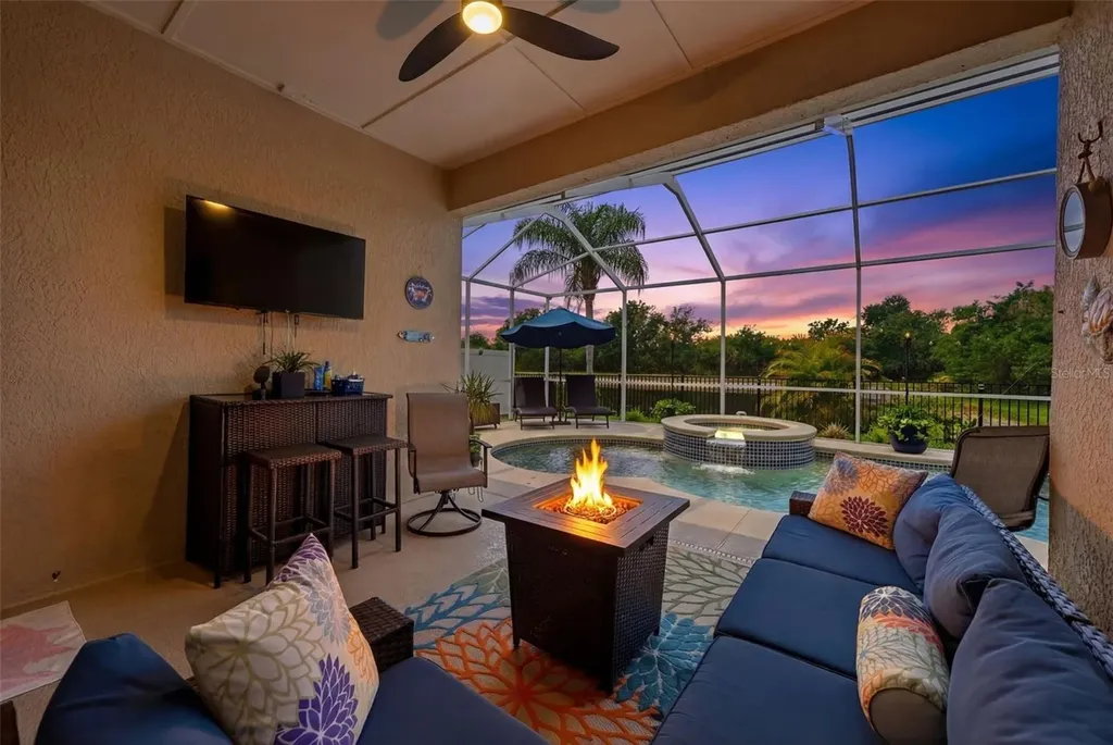 408 Delwood Breck Street Ruskin FL 33570