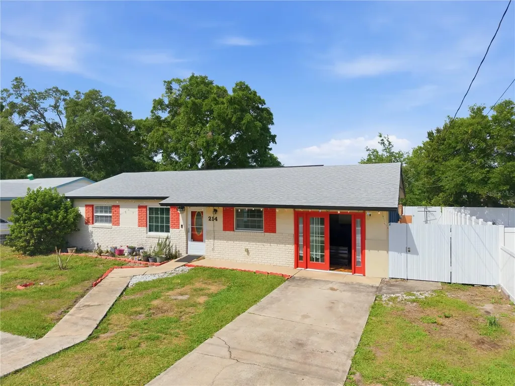 214 N Thompson Road Apopka FL 32703
