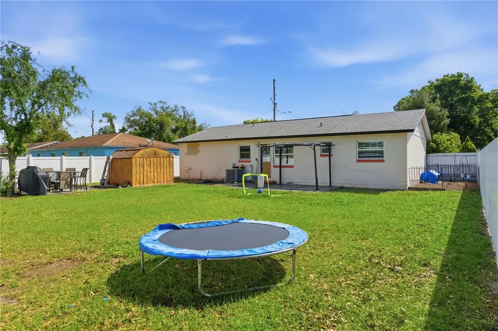 214 N Thompson Road Apopka FL 32703