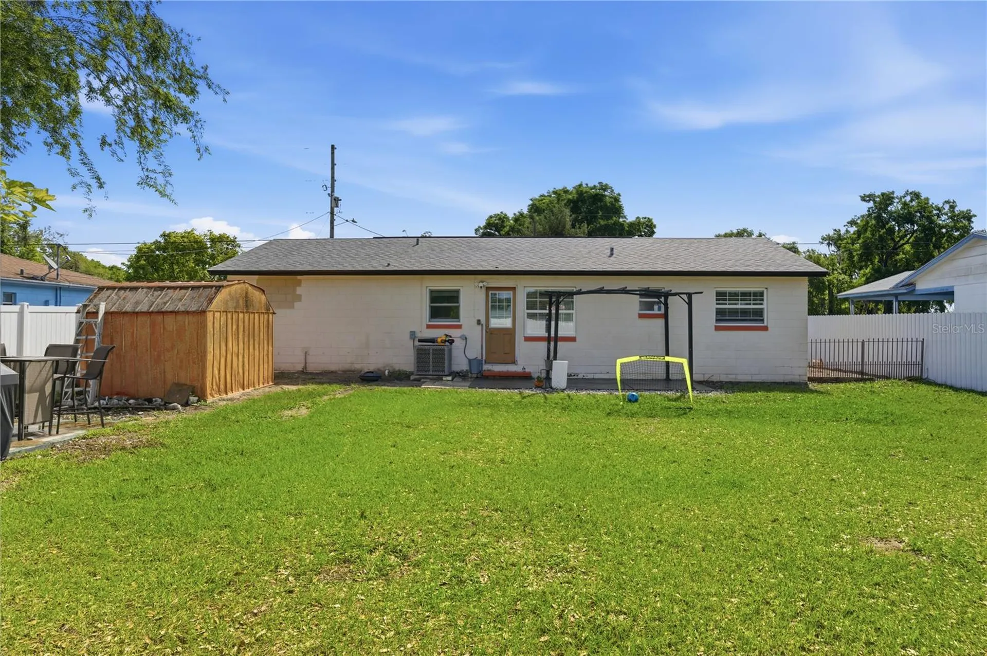 214 N Thompson Road Apopka FL 32703