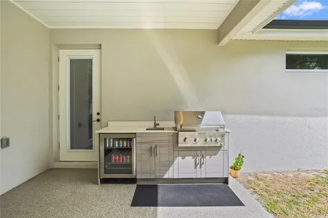 2115 N Lincoln Avenue Tampa FL 33607