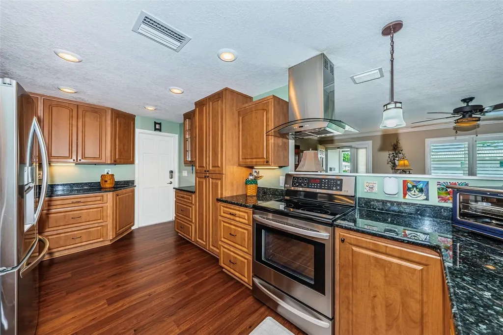 4286 96th Avenue N Pinellas Park FL 33782