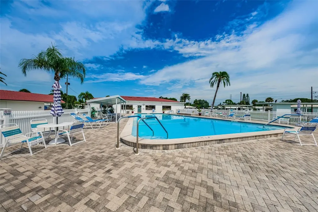 4286 96th Avenue N Pinellas Park FL 33782