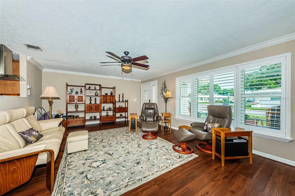 4286 96th Avenue N Pinellas Park FL 33782