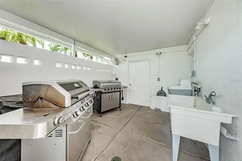 4286 96th Avenue N Pinellas Park FL 33782
