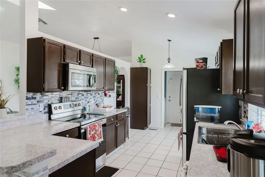 8859 Fort Jefferson Boulevard Orlando FL 32822