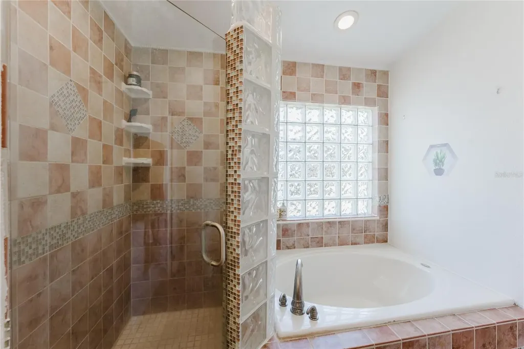 8859 Fort Jefferson Boulevard Orlando FL 32822