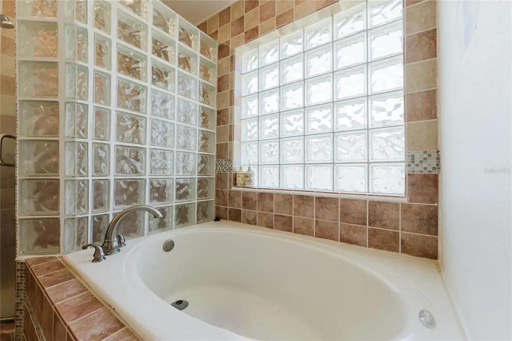 8859 Fort Jefferson Boulevard Orlando FL 32822