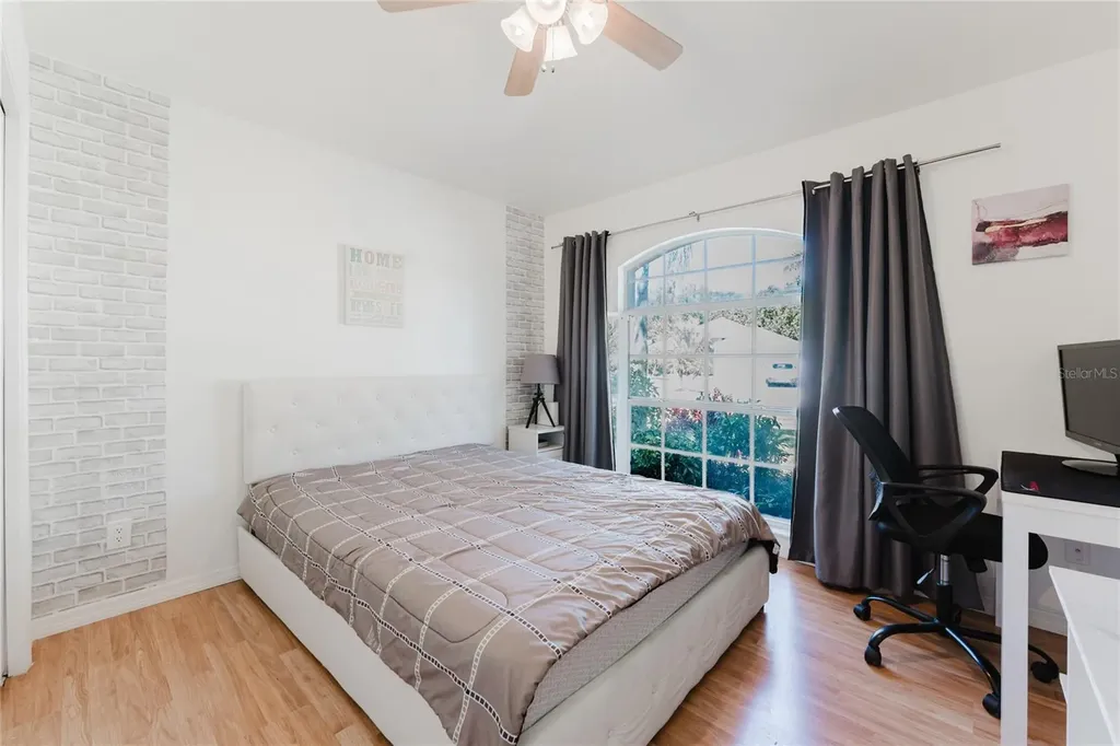 8859 Fort Jefferson Boulevard Orlando FL 32822