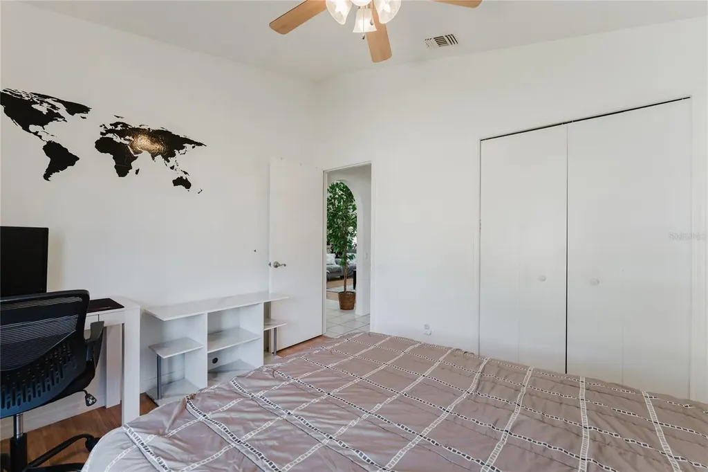 8859 Fort Jefferson Boulevard Orlando FL 32822