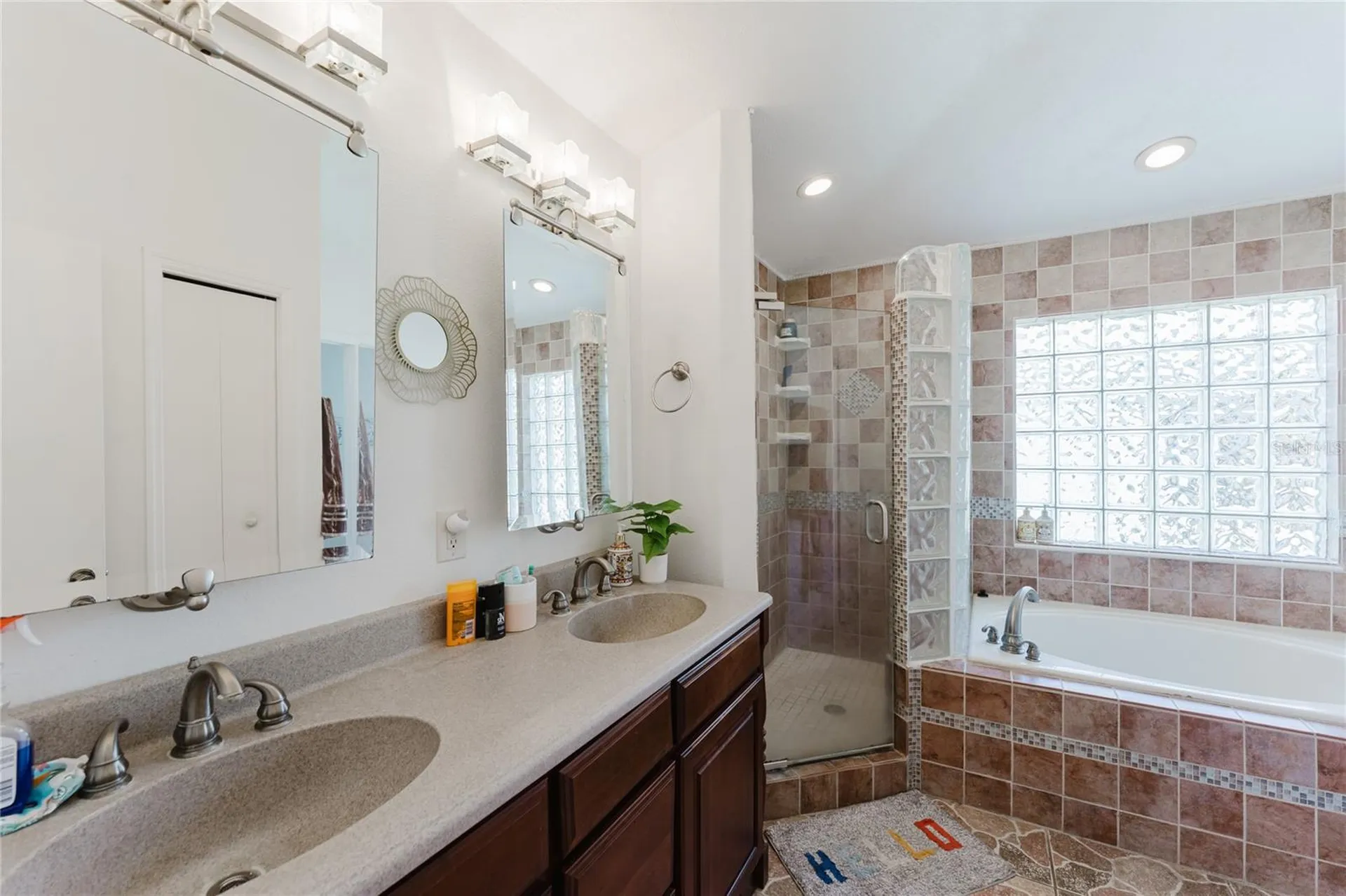 8859 Fort Jefferson Boulevard Orlando FL 32822