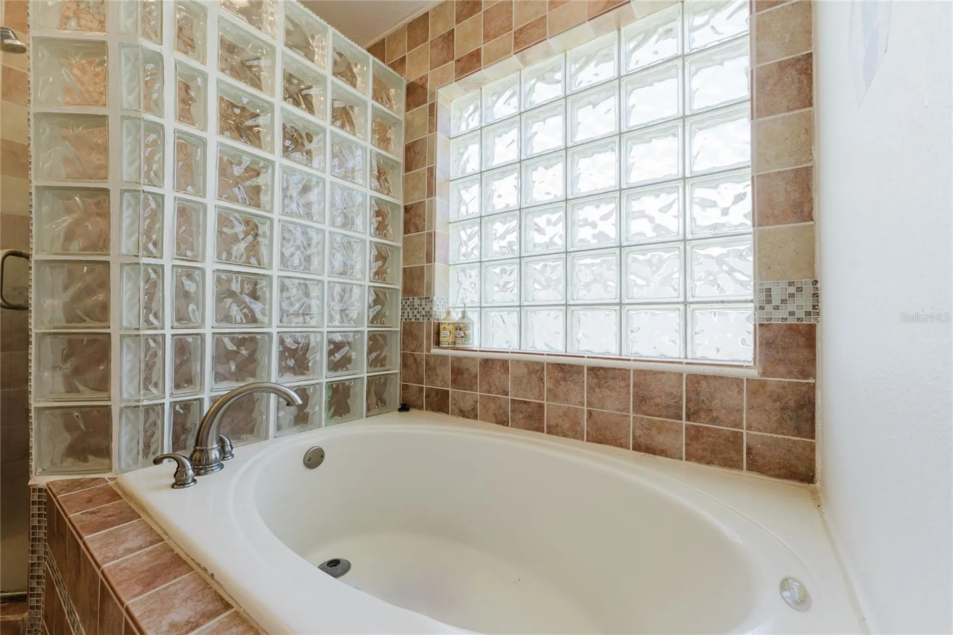 8859 Fort Jefferson Boulevard Orlando FL 32822
