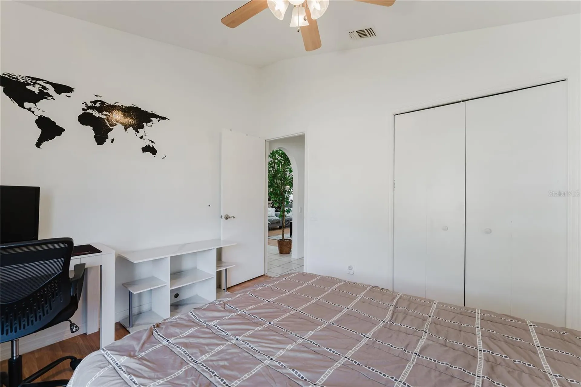 8859 Fort Jefferson Boulevard Orlando FL 32822