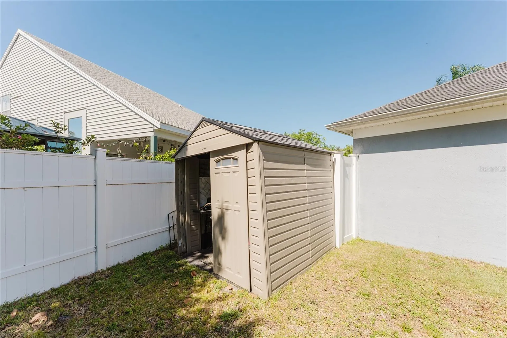 8859 Fort Jefferson Boulevard Orlando FL 32822
