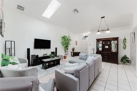 8859 Fort Jefferson Boulevard Orlando FL 32822