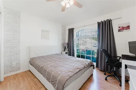 8859 Fort Jefferson Boulevard Orlando FL 32822