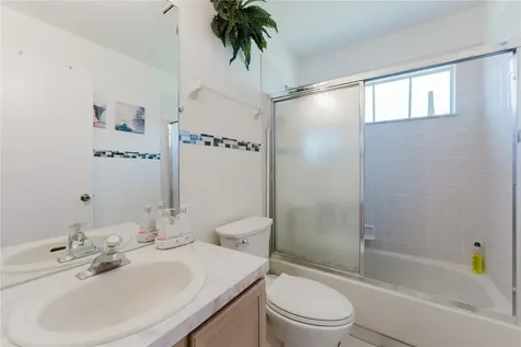 8859 Fort Jefferson Boulevard Orlando FL 32822