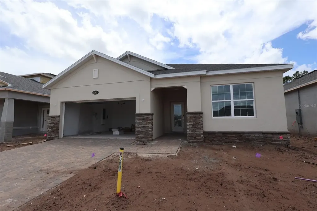 1302 Hyde Street St Cloud FL 34771