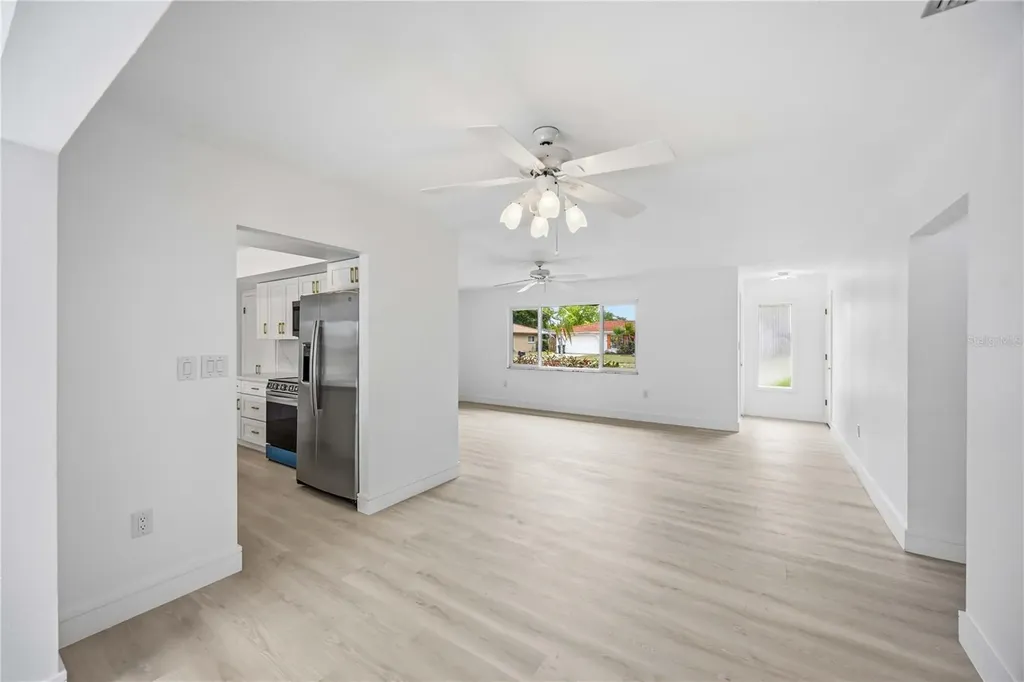 2501 Cass Street Sarasota FL 34231
