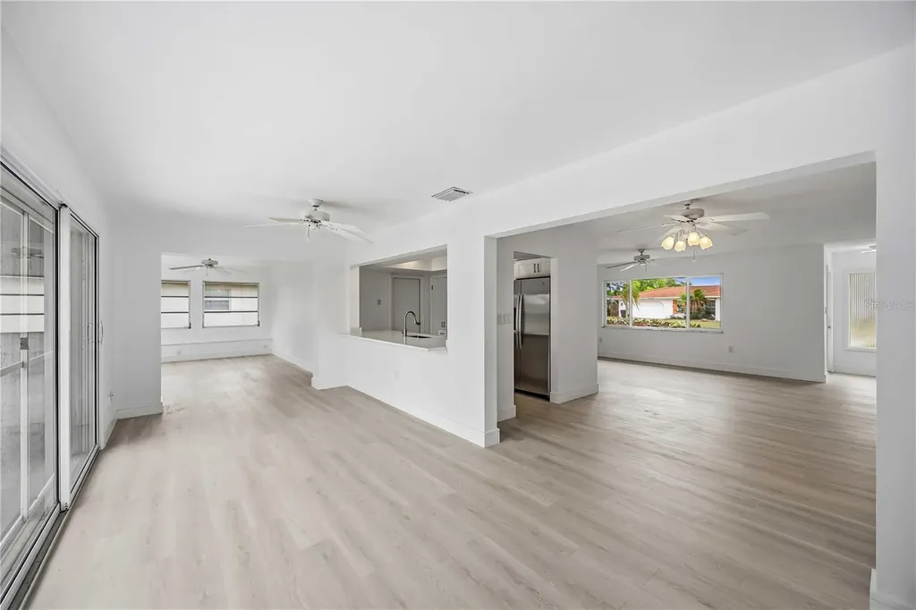 2501 Cass Street Sarasota FL 34231