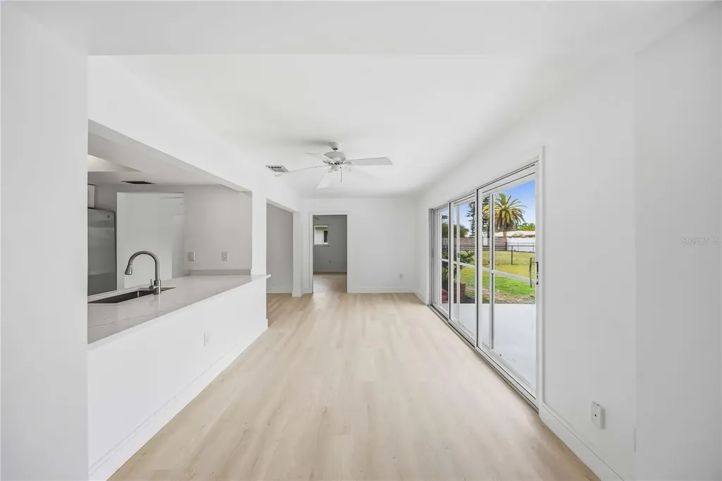 2501 Cass Street Sarasota FL 34231