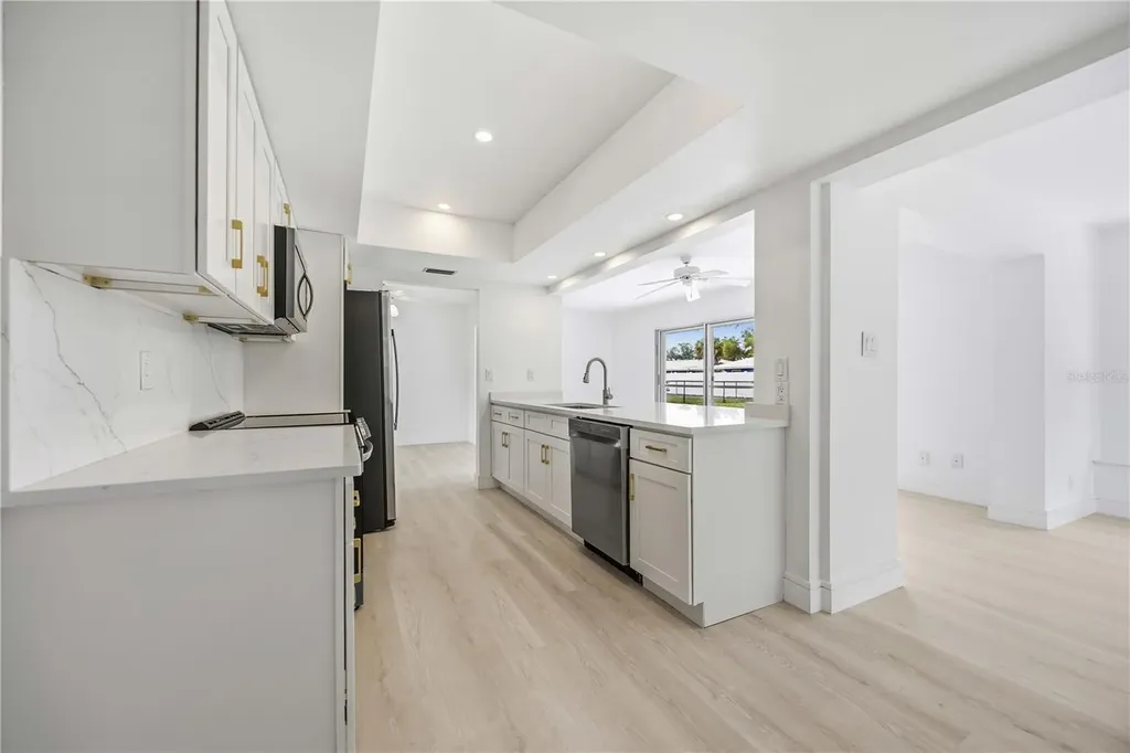 2501 Cass Street Sarasota FL 34231