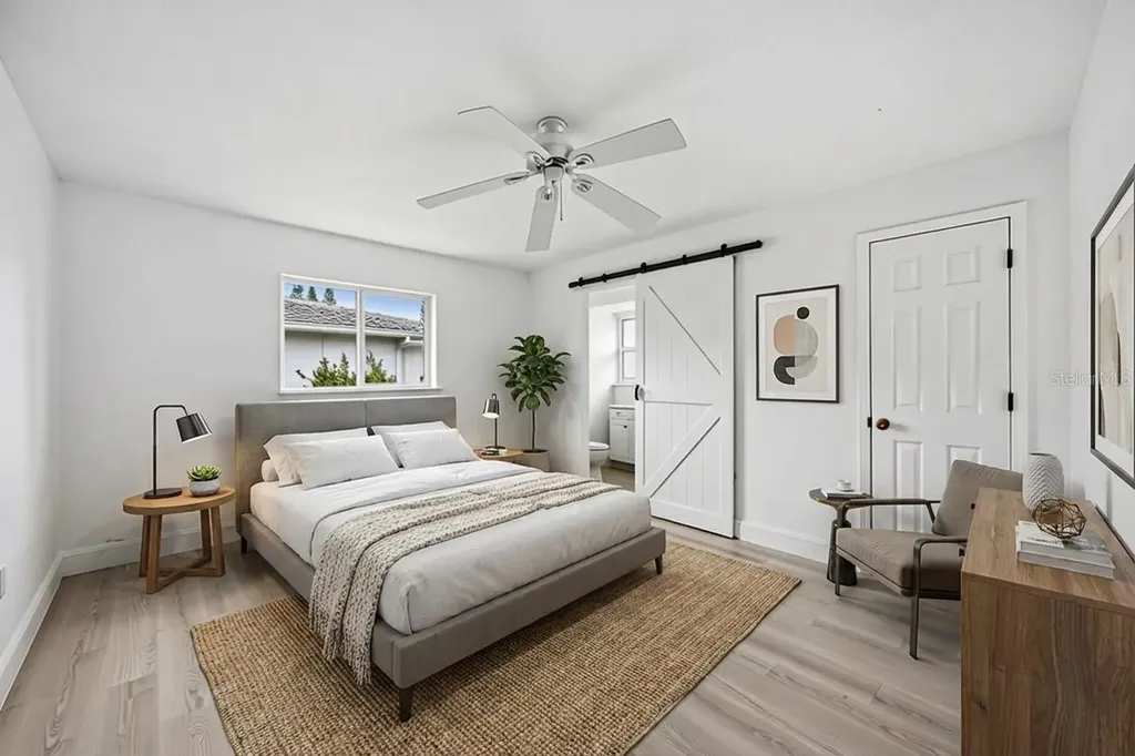 2501 Cass Street Sarasota FL 34231