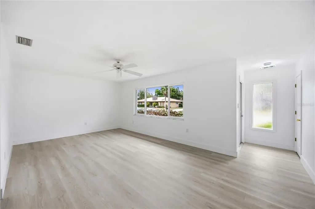 2501 Cass Street Sarasota FL 34231