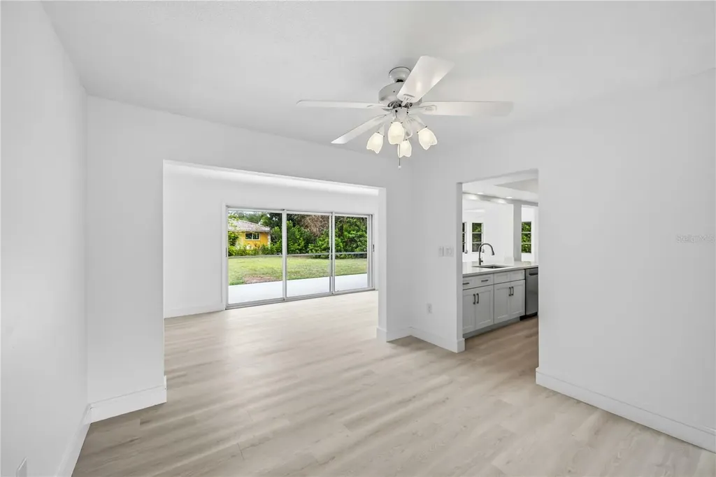 2501 Cass Street Sarasota FL 34231
